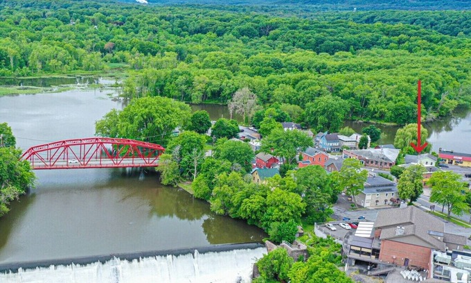 Saugerties South Appartement | Private Waterfront 3BR, Hot Tub, Kayaks, Sauna, Pet Friendly,