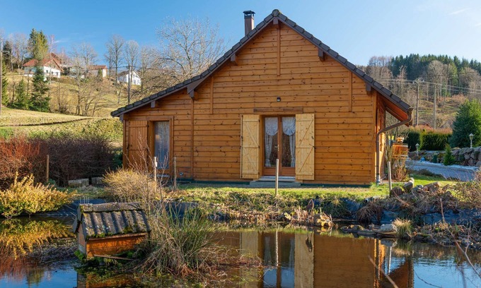 Le Menil Chalet De Ski | Charmant chalet La Zaubette au bord de l'eau