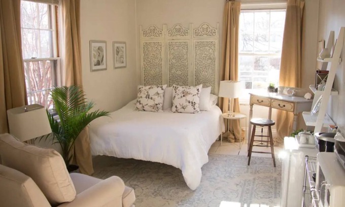 Parkside Appartement | Charming West End Hideaway. Private Parking