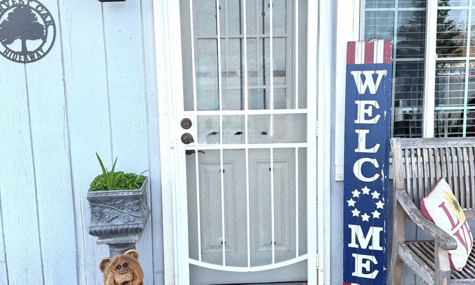 Acampo Autre | Charming Wine Country Farmhouse - Private Guesthouse in the Vineyards