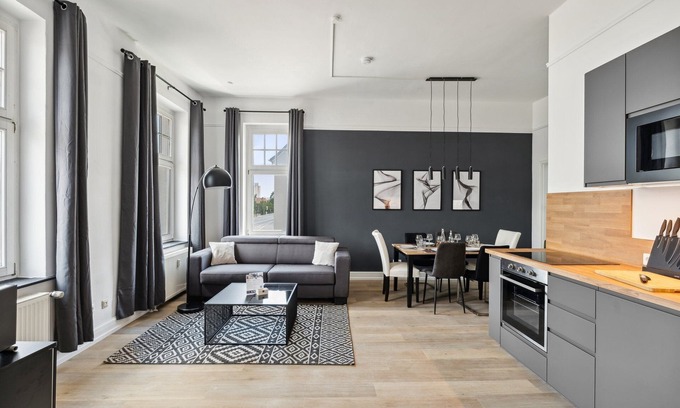 Hamelin Appartement | Charysma: Jewel in anthracite | elegant | stylish | 5 min walk to the old town