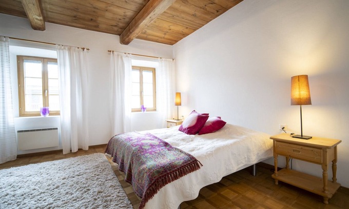 Sent Appartement | Chasa Scaletta: Large maisonette with lots of charm in the centre of Sent