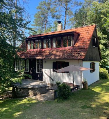 Vojnikov Maison | Chata nad řekou Otavou