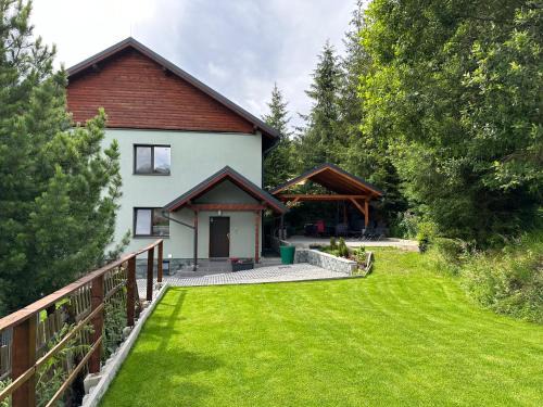 Zdiar Maison | Chata pod smrečkami s krbom a krásnym prostredím