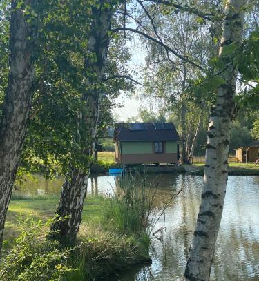 Golcuv Jenikov Appartement | Chata u rybníka