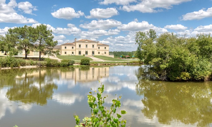 Petit-Palais-et-Cornemps Villa | CHÂTEAU 5★ Mariage, anniversaire, séminaire..Piscine chauffée,sauna, billard,vin
