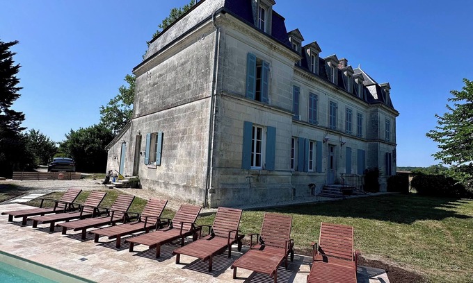 Saint-Sever-de-Saintonge Autre | Chateau near Saintes and Cognac, sleeps 15 with heated pool