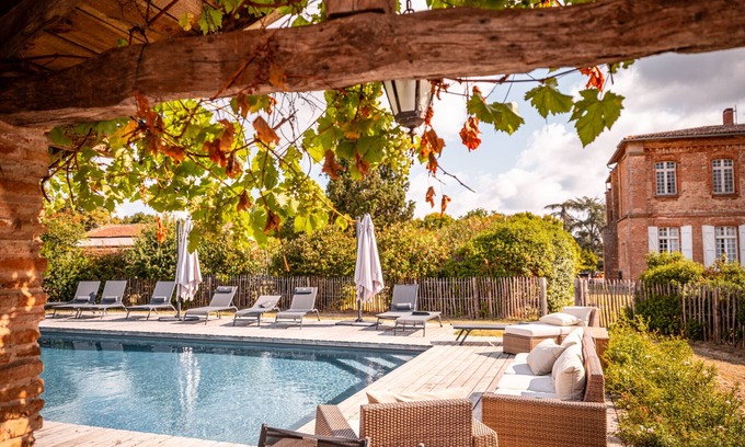 Corbarieu Villa | Chateau Beaudesert - Piscine - Tennis - Parc de 50Ha