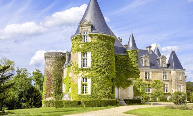 Brantome-en-Perigord Autre | Chateau Du Campe - Dix-sept Chambres , Couchages 48