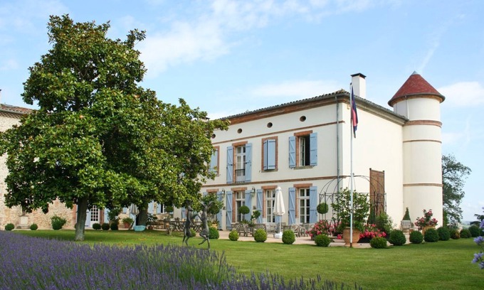 Saint-Victor-Rouzaud Autre | Chateau De La Joie - Neuf Chambres , Couchages 14