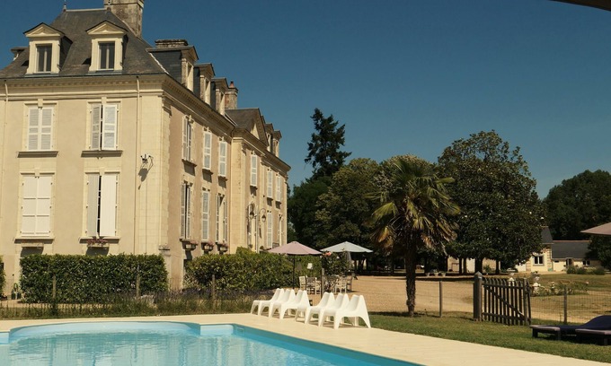 Brion Appartement | Château de la Mothaye apartment in the middle of the famous Loire Valley.