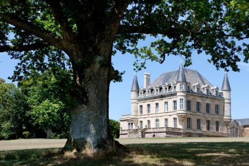 Loge-Fougereuse Lit Et Petit-Déjeuner | Chateau De La Goujonnerie
