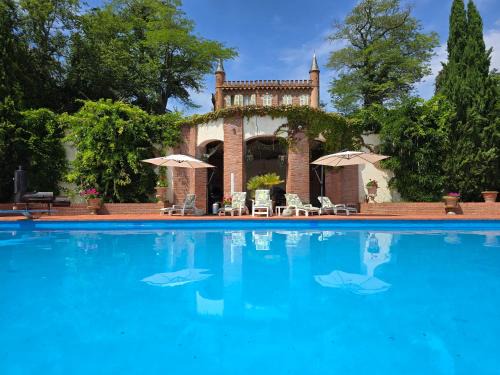Latrape Maison | Chateau de Pys Guest House