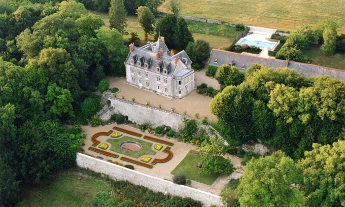 Esvres Lit Et Petit-Déjeuner | Chateau de Vaugrignon - Beer Spa