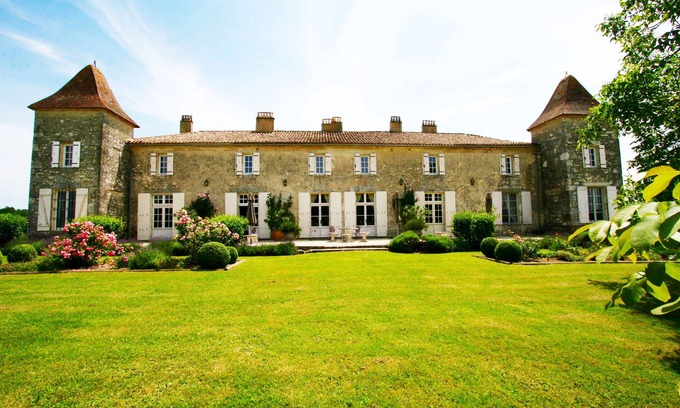Riocaud Maison | Chateau Des Egrons; Élégant et magique avec court de tennis et piscine chauffée
