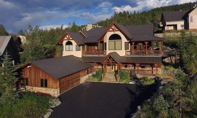 Crested Butte Maison | 4 Bdrm, 3. 5 Bath Maison de montagne de luxe! Vues expansives! 10 personnes