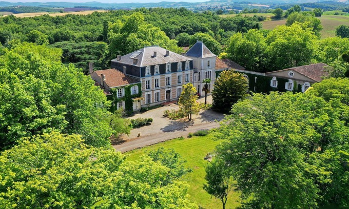 Mazerolles-du-Razes Appartement | Château Saint-Joseph: grand gîte en pleine nature avec piscine