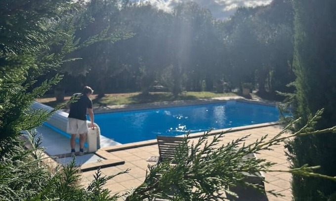 Saint-Victor-Rouzaud Maison | Chateau with swimming pool and tennis court