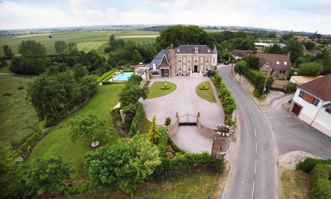 Dohem Maison | Château avec piscine, jacuzzi, sauna et salle de gym