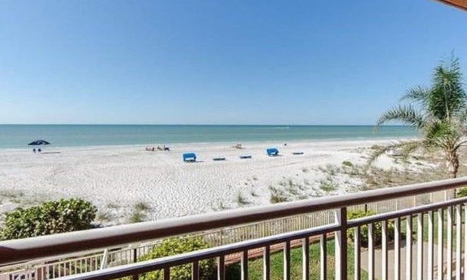 Indian Shores Copropriété | Condo Chateaux Beachfront # 103 ... à quelques pas de l'eau !!!