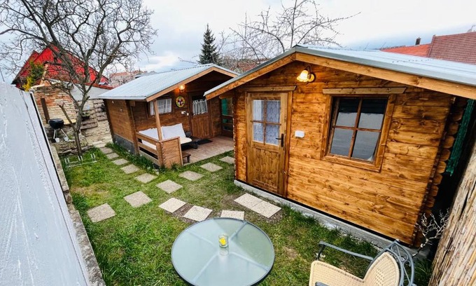Mikulov Cabine | Chatky Daniel-Mikulov, a private campsite just for you