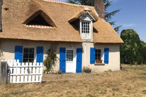 Donnemain-Saint-Mames Maison | Chaumière avec sa toiture recouverte de chaume !