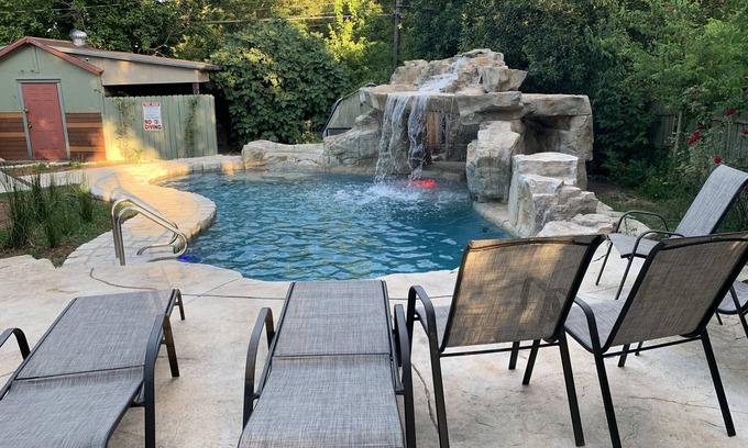 Rio Vista Maison | Cheatham Pool House San Marcos