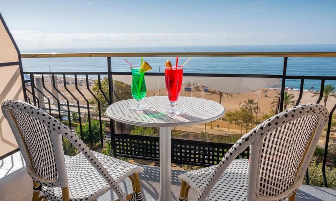 Calella Hôtel | Checkin Garbí