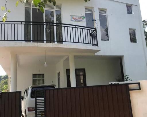 Wanchawala Appartement | Cheerful 2 Bedroom - entire 1st floor and rooftop for cheap