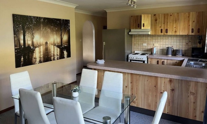 South Grafton Maison | Cheerful 3 bedroom home with lock up parking