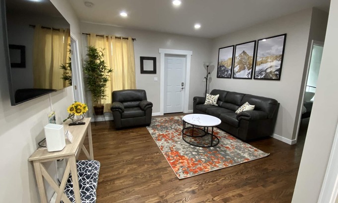 Littleton Maison | Cheerful 3 Bedroom Littleton Residential Home
