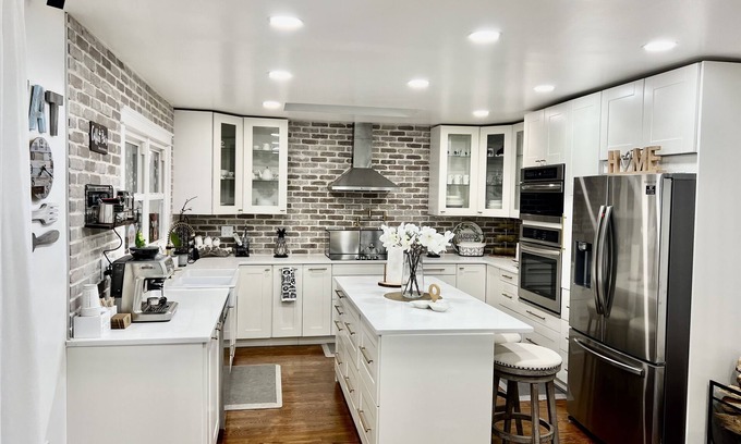 Lake Mohawk Maison | Cheerful 4-Bedroom Lake Home with fire place