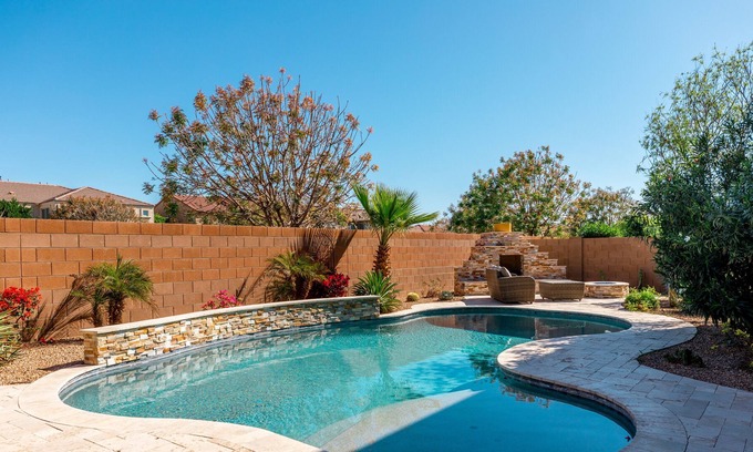 Queen Creek Maison | Cheerful 5 bedroom Queen Creek home with pool