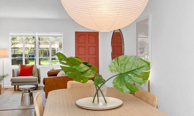 Fairvilla Maison | Cheerful and stylish 2-bedroom with parking, centrally located