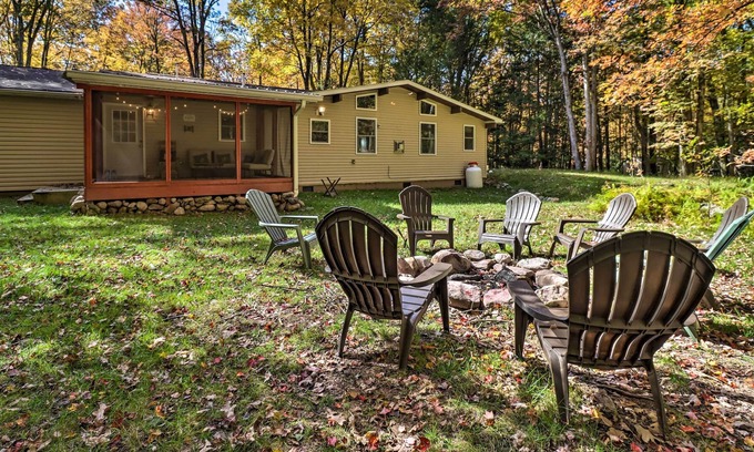 Jim Thorpe Cabine | Cheerful Cabin ~ 15 Mi to Jack Frost Ski Area