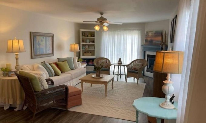 Wheeler Maison | Cheerful, charming, super comfy 2BR 2Bath Condo