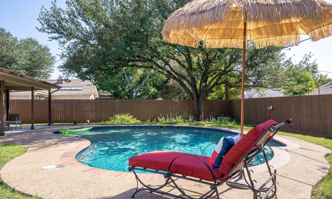 Crowley Maison | Beautiful House w/ Big Fenced Private Yard, Private Pool, & Quiet Location