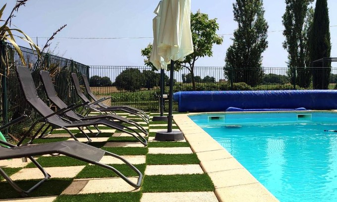 Saint-Pierre-de-Maille Maison | Chenevaux - Joli cottage de 2 chambres avec piscine à la campagne