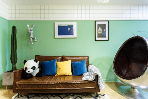 Chengdu City Centre Appartement | Chengdu city center Tianfu Square Kuanzhai Alley People's Park subway post-modern design 85 square meters 2 bedrooms 1 living room design B&B HD cinema family suite
