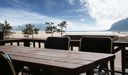 Taean Maison | Cheonripo Eunhasoo Pension