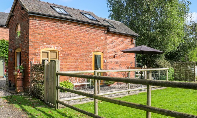 Sandbach Cottage | CHEQUER STABLE, romantique, avec feu ouvert à Sandbach, Ref 26406