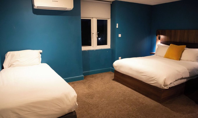 Mile End Hôtel | Cherry Bar Rooms