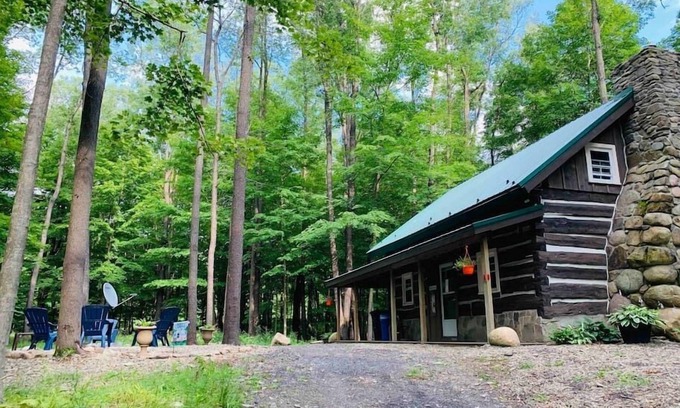 Cherry Creek Cabine | Cherry Grove - Rustic Log Cabin