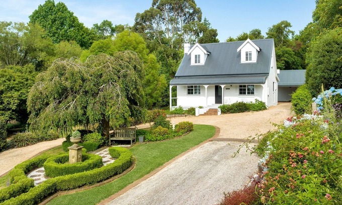Burrawang Maison | Cherry Tree Cottage, Burrawang, Southern Highlands