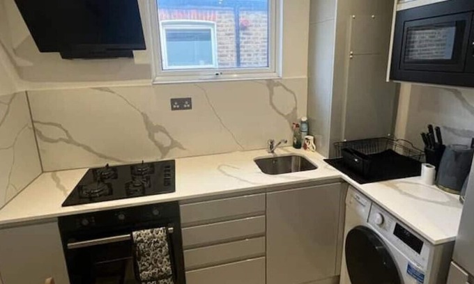 Bruce Grove Appartement | Chester road,N17,Bright Studio