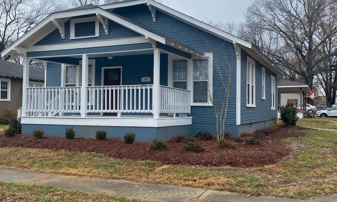 Tupelo Maison | Chestnut Cottage - Minutes to Downtown and NMMC! Close to Fairpark & Arena.