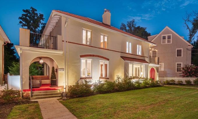 Northwest Maison | Chevy Chase 1920 charm 4 luxury bedrooms Spanish colonial close to everything,