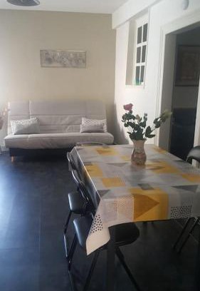 Ay Appartement | Chez Chantal à Ay