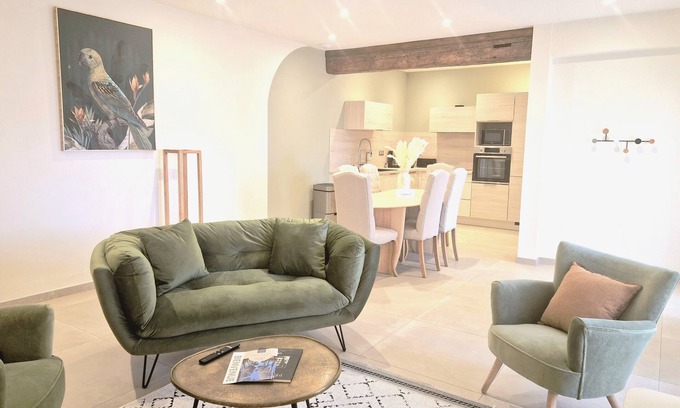 Pezenas Appartement | Chez Diane, Maison 5* de 2 à 6 personnes, avec sauna et piscine, à Pézenas