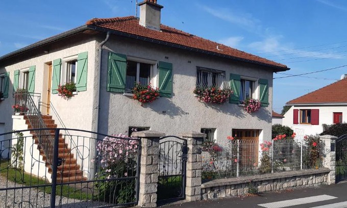 Verdun Lit Et Petit-Déjeuner | Chez Evelyne chambre d'hôtes chez l'habitant